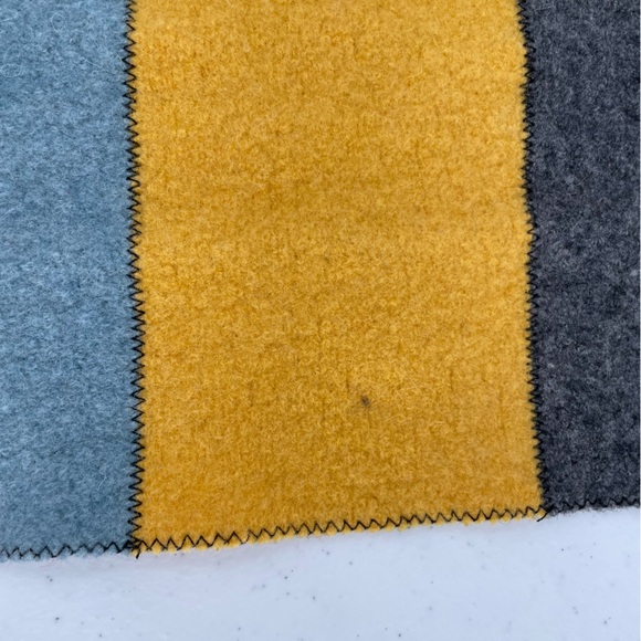 Tamara’s 100% Wool Made in USA Piecework Wrap Button Accented Whipstitched Scarf - Picture 10 of 12